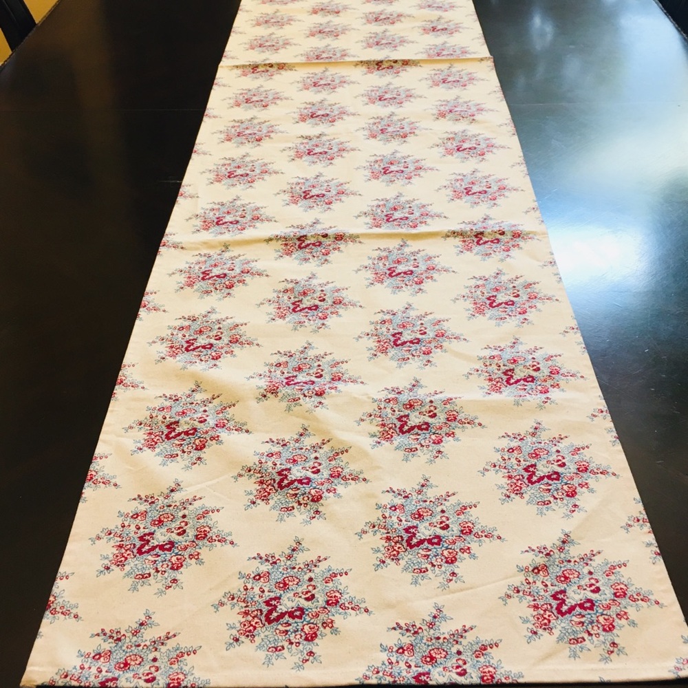 April Cornell Table Runner Floral Red Blue 88”